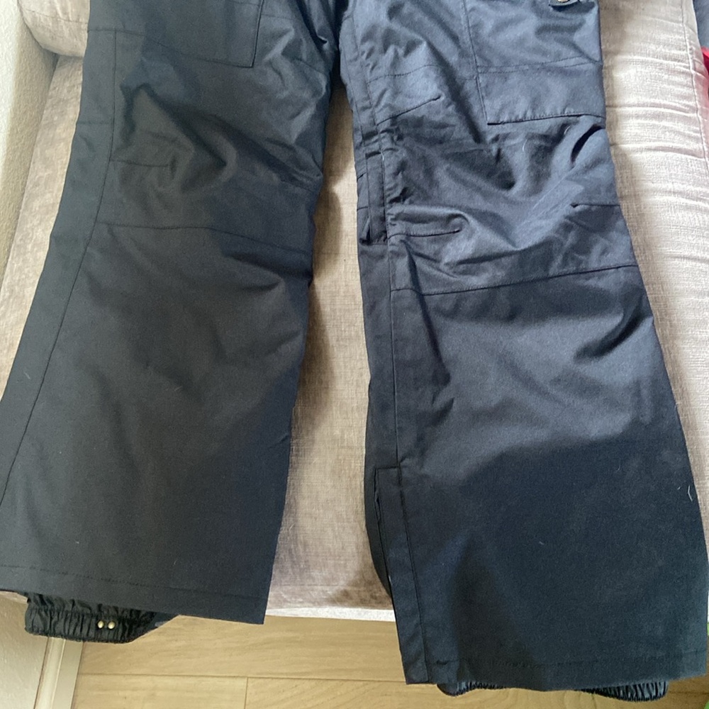 DC snow pants - Picture 2 of 4